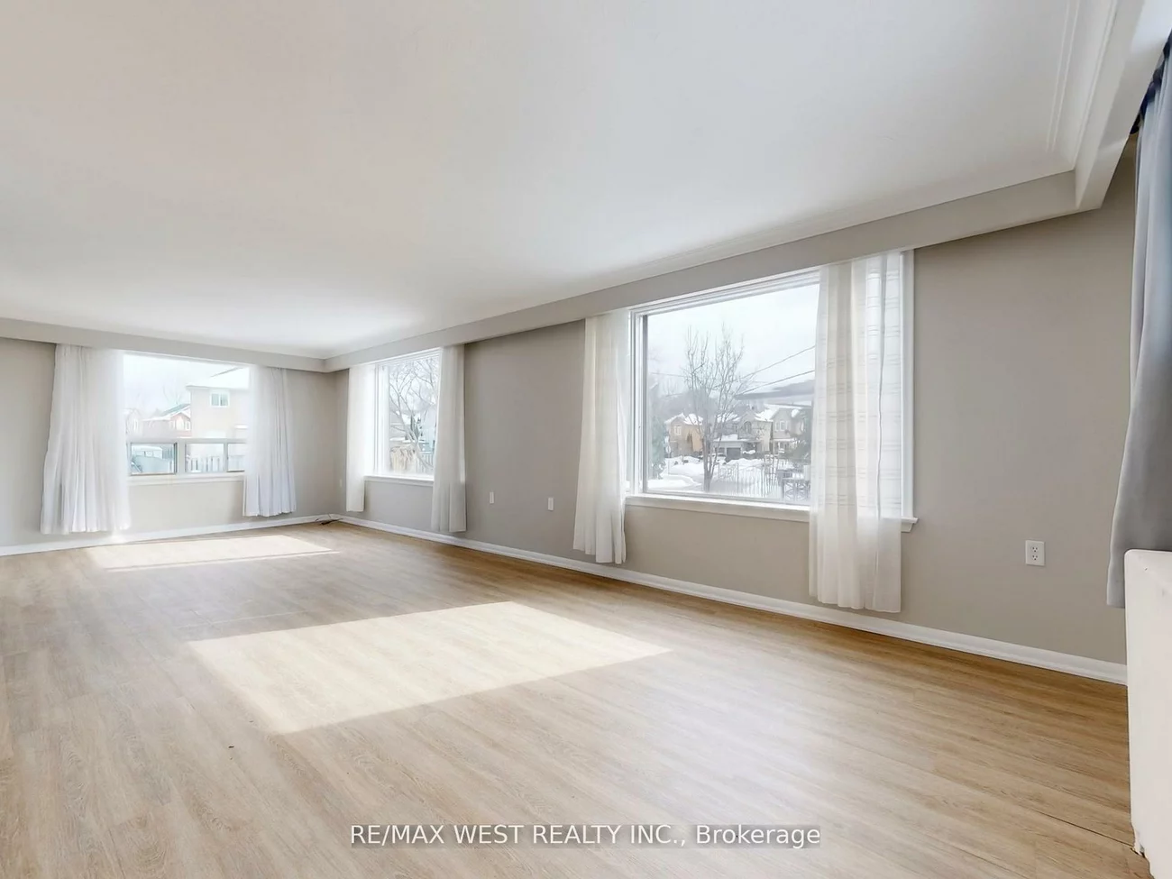16, Upwood, Rustic, Toronto