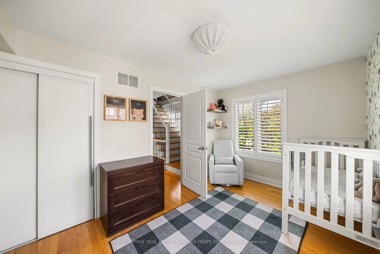 32, Mendota, Stonegate-Queensway, Toronto
