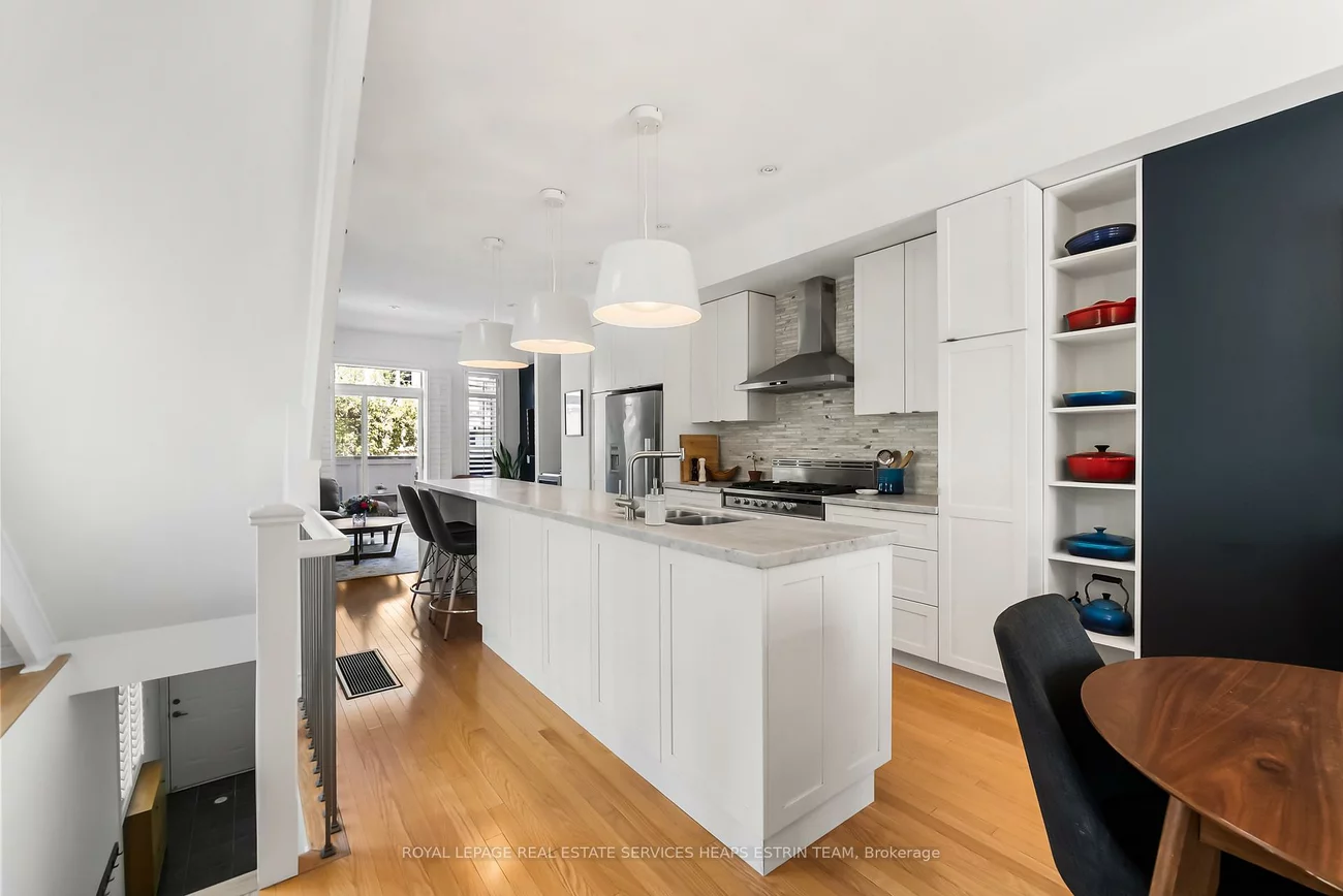 32, Mendota, Stonegate-Queensway, Toronto