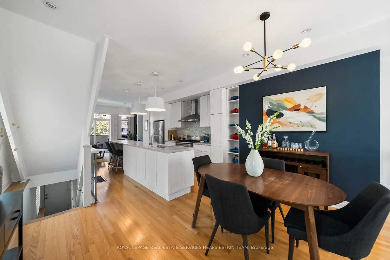 32, Mendota, Stonegate-Queensway, Toronto