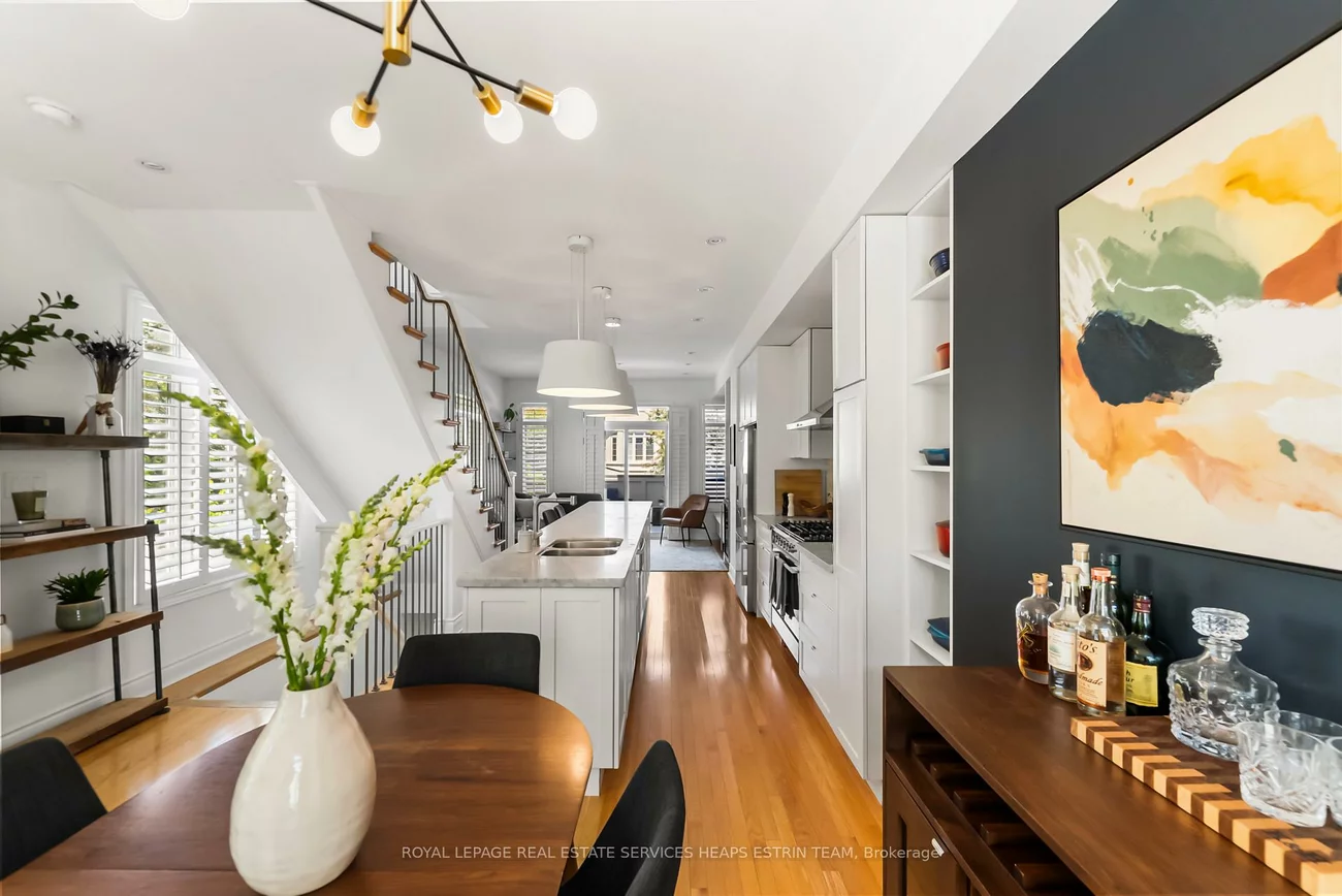 32, Mendota, Stonegate-Queensway, Toronto