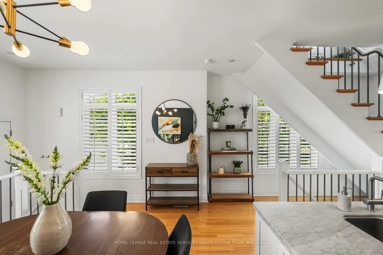 32, Mendota, Stonegate-Queensway, Toronto