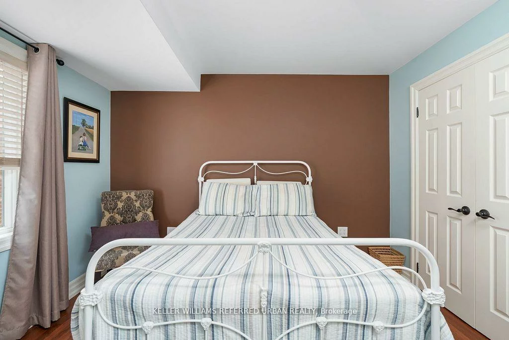 317, Rathburn, Islington-City Centre West, Toronto
