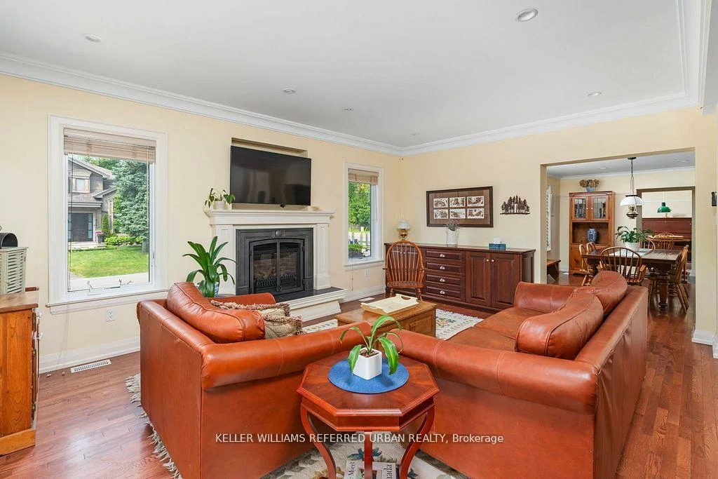 317, Rathburn, Islington-City Centre West, Toronto