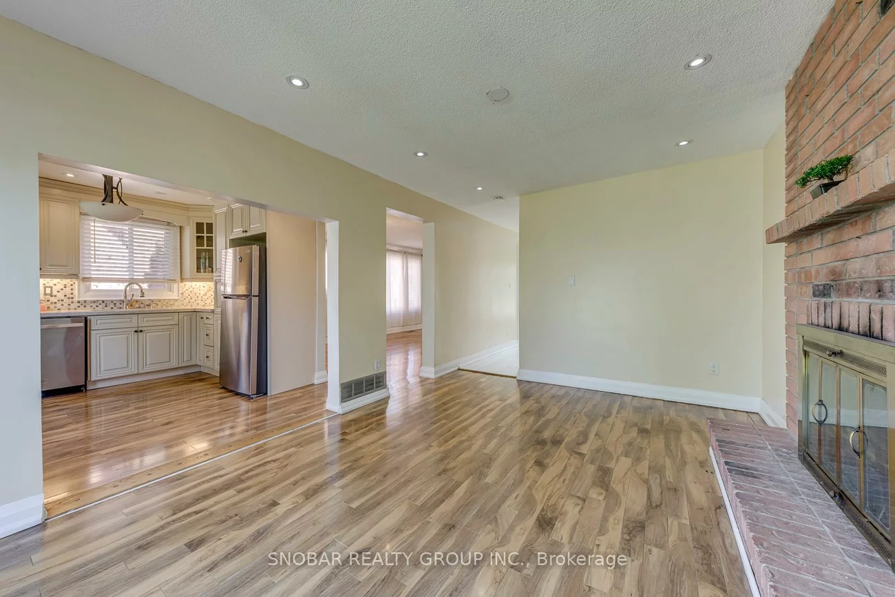 296, Rimilton, Alderwood, Toronto