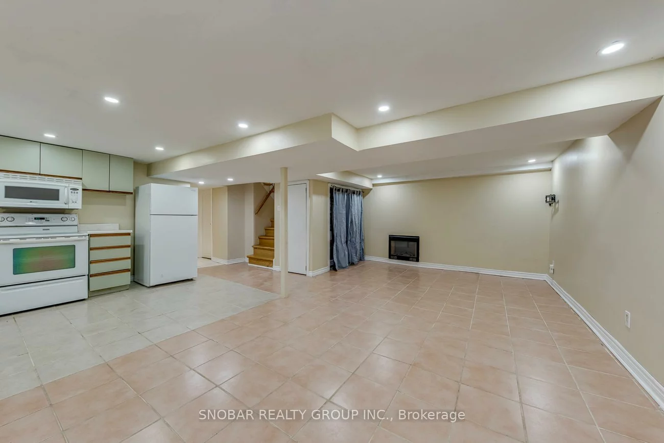 296, Rimilton, Alderwood, Toronto