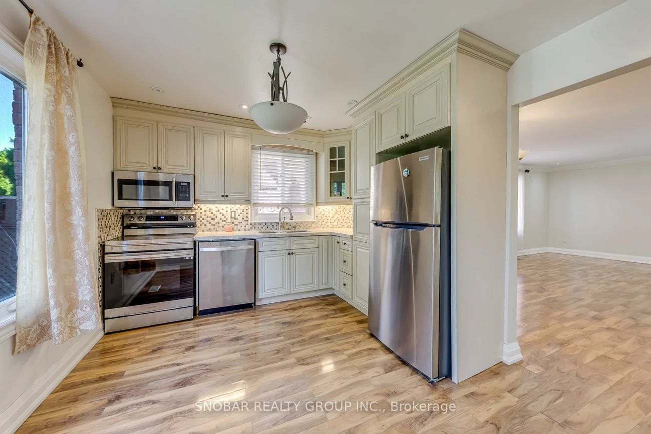 296, Rimilton, Alderwood, Toronto
