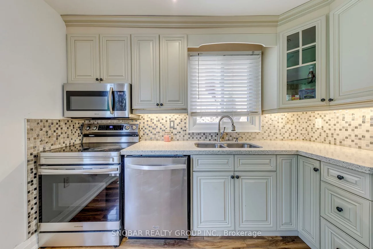 296, Rimilton, Alderwood, Toronto