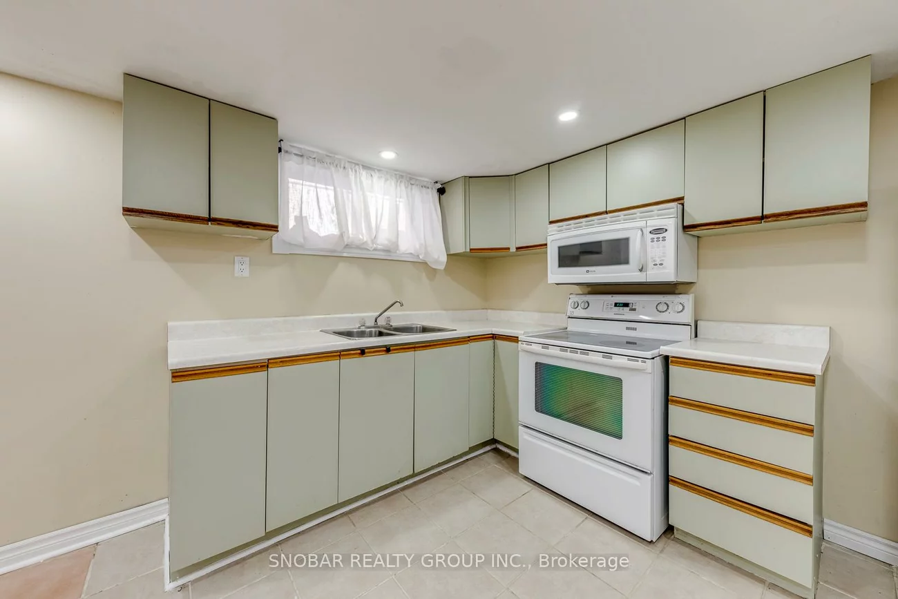 296, Rimilton, Alderwood, Toronto