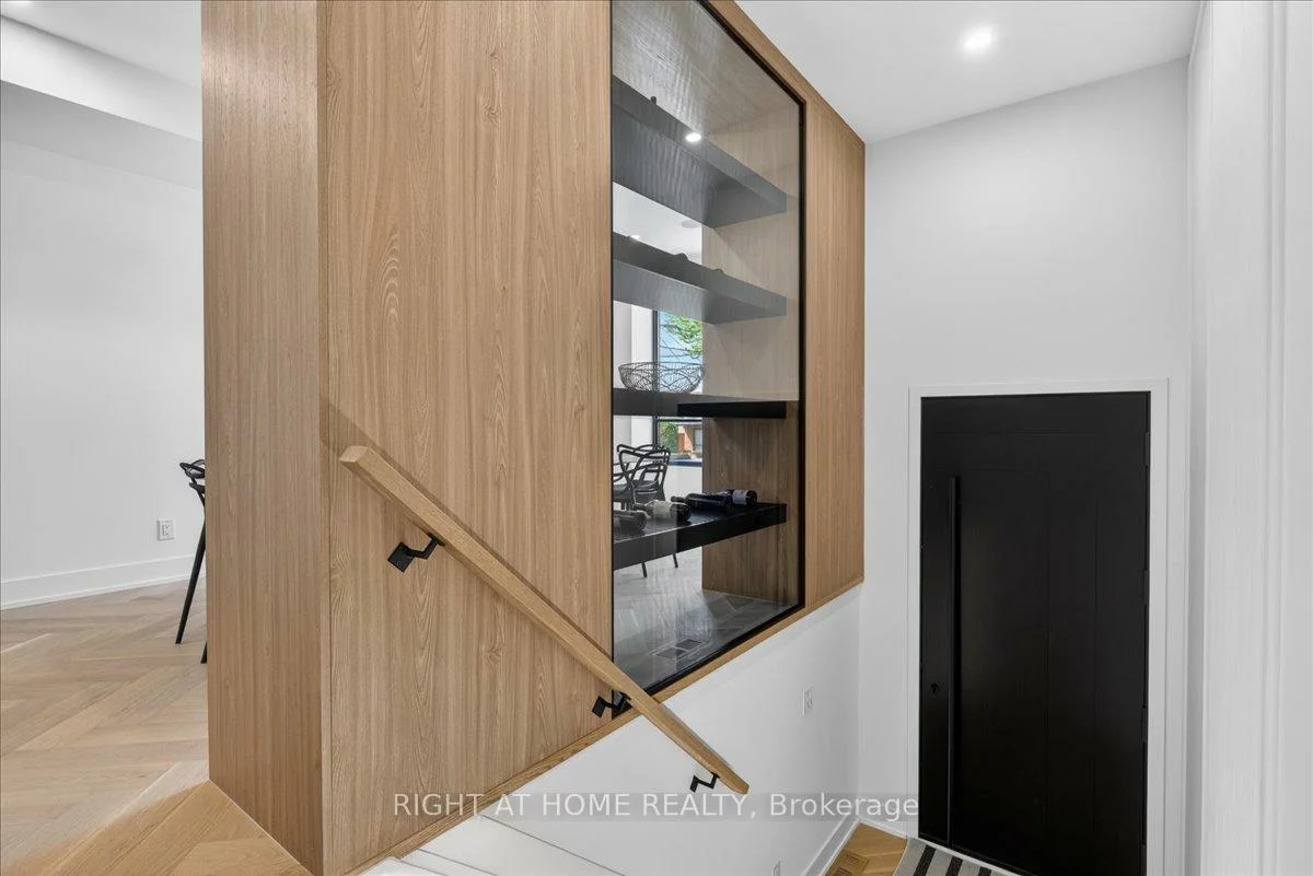 15B, ROSEMEADE, Stonegate-Queensway, Toronto