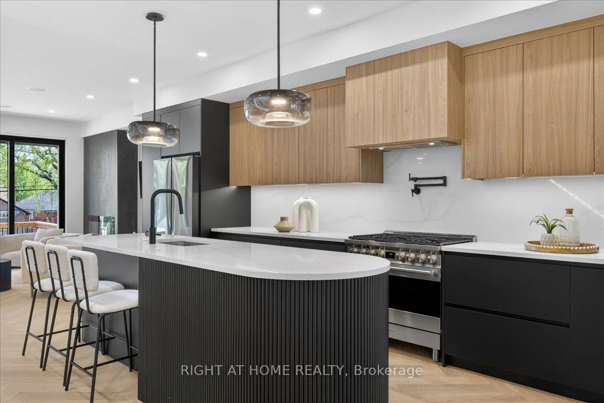 15B, ROSEMEADE, Stonegate-Queensway, Toronto