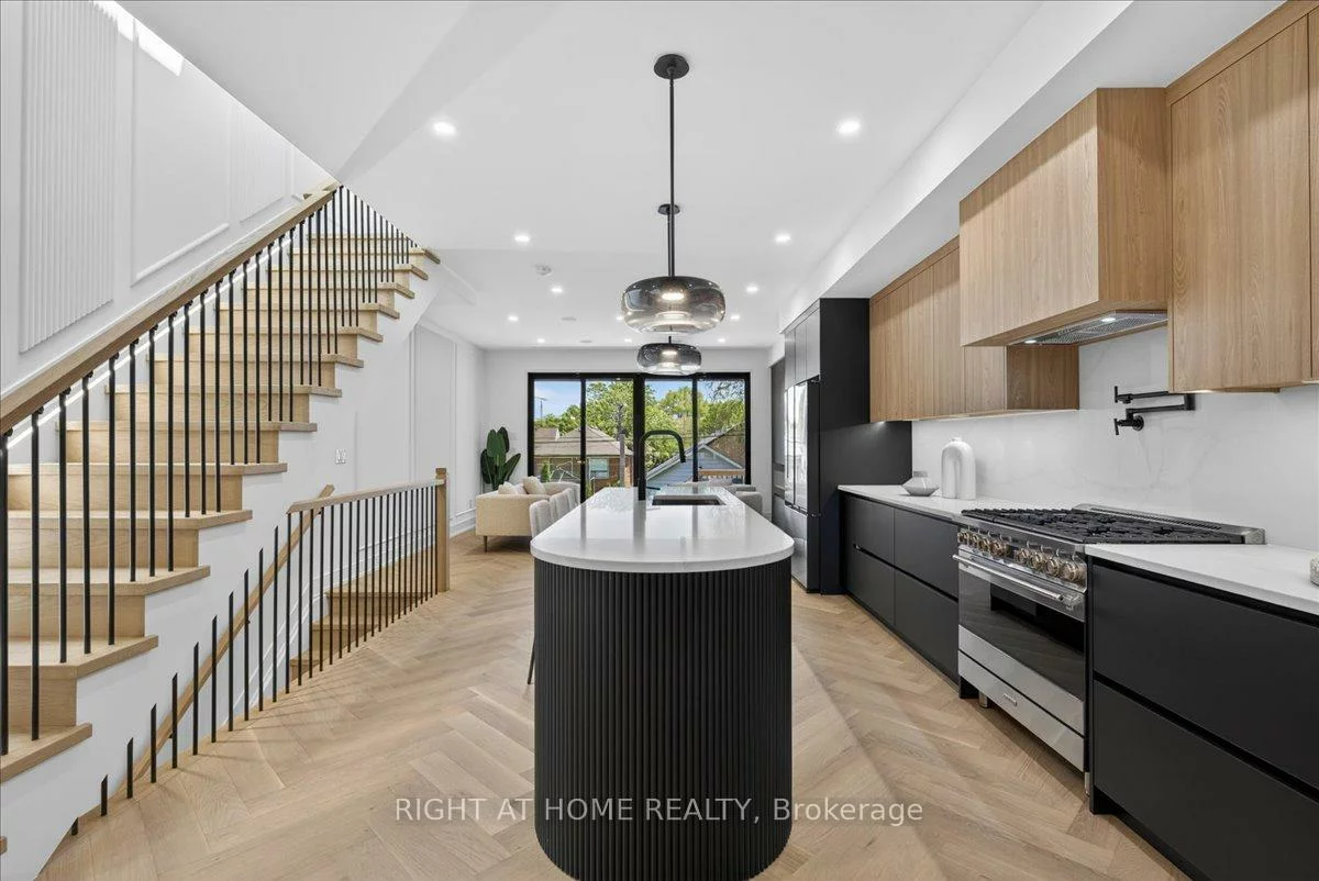 15B, ROSEMEADE, Stonegate-Queensway, Toronto