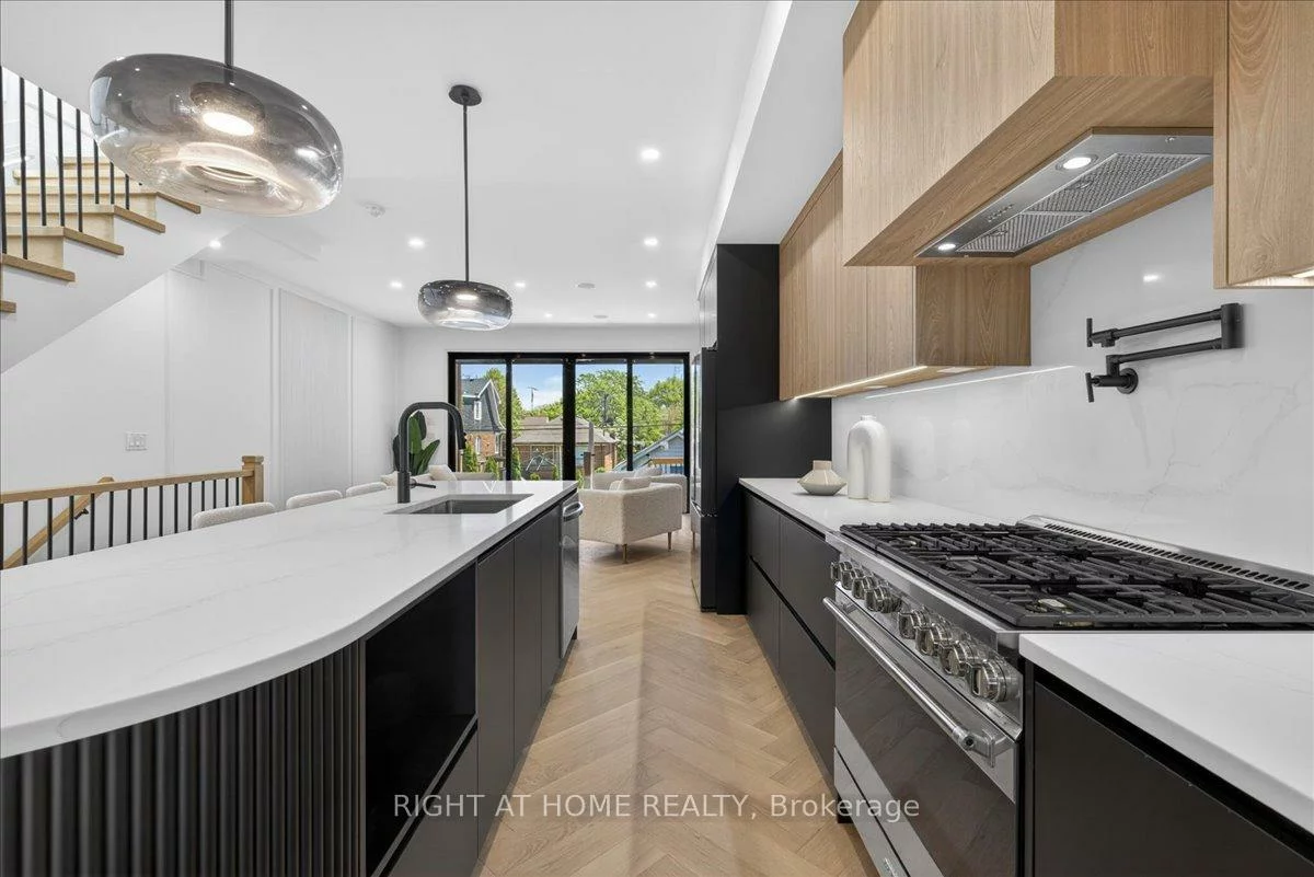 15B, ROSEMEADE, Stonegate-Queensway, Toronto