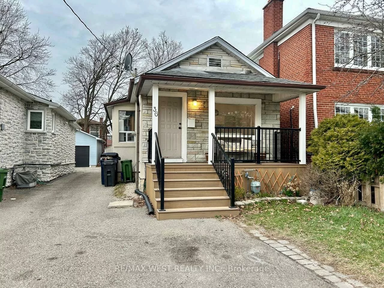 36, Fourteenth, New Toronto, Toronto