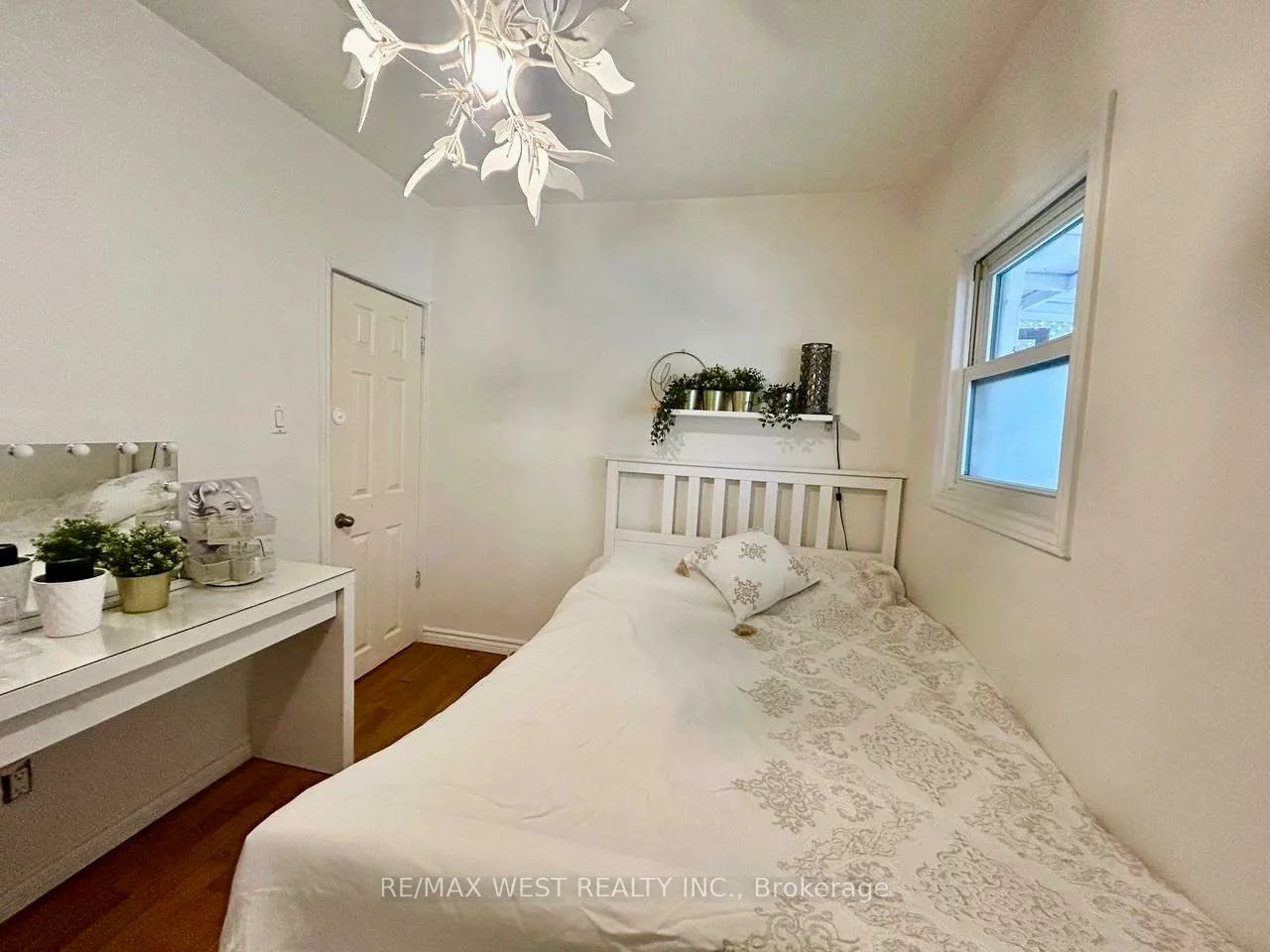 36, Fourteenth, New Toronto, Toronto