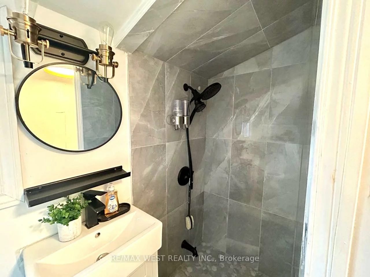 36, Fourteenth, New Toronto, Toronto