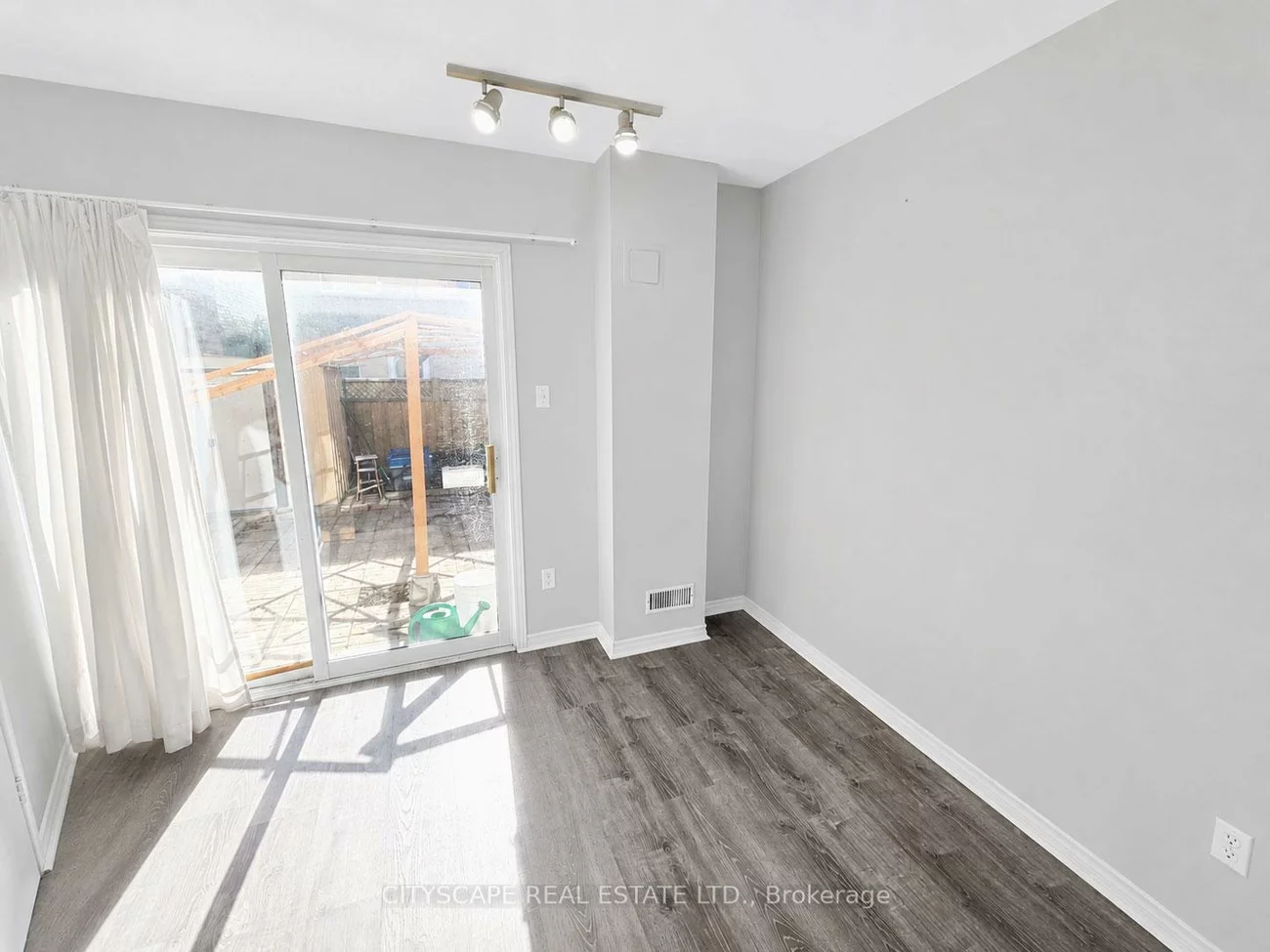29, Centrepark, Brookhaven-Amesbury, Toronto