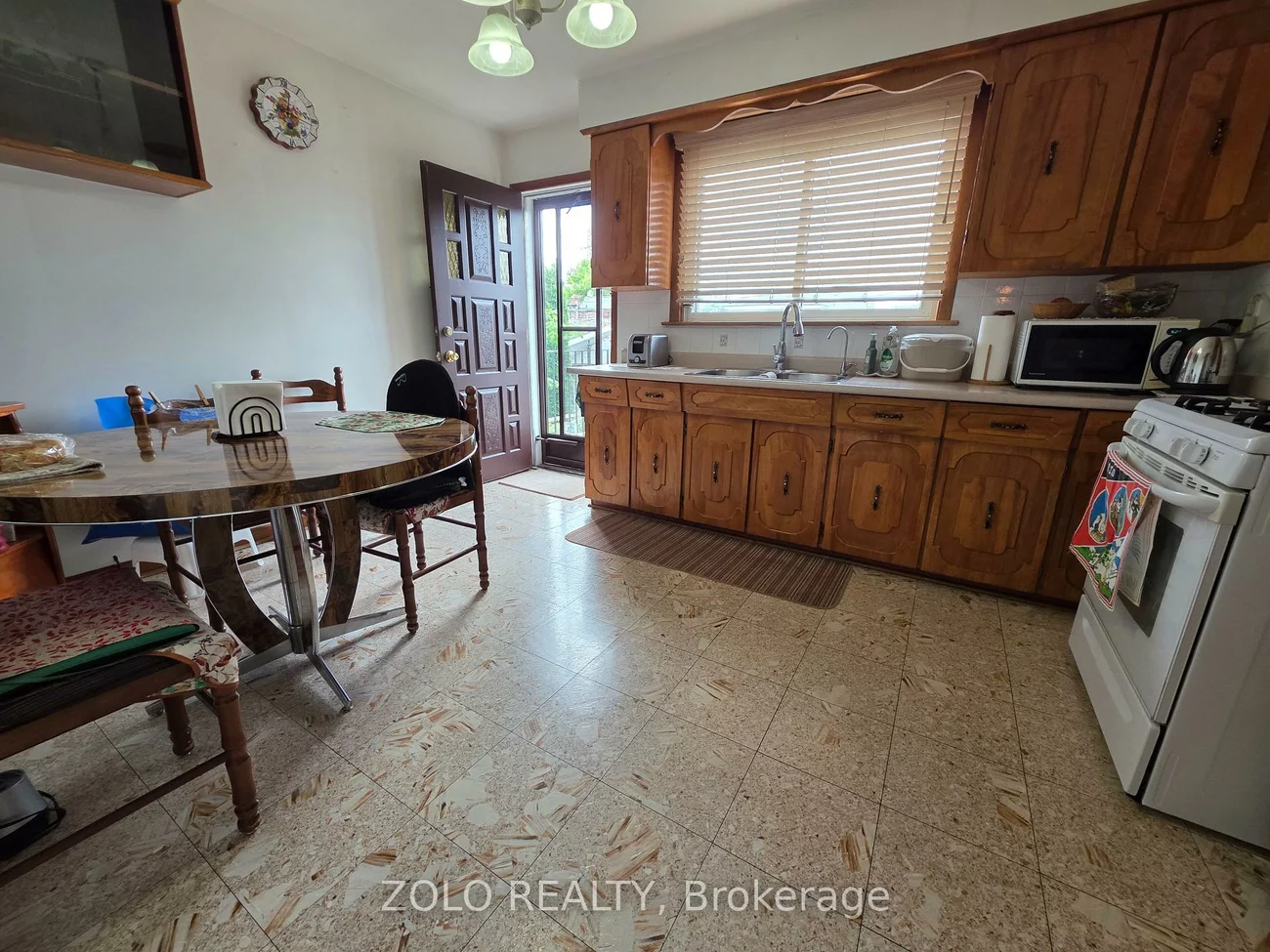 64, Prescott, Weston-Pellam Park, Toronto