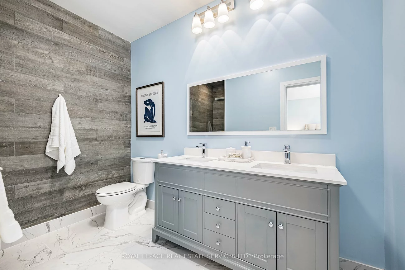 31, James, Long Branch, Toronto