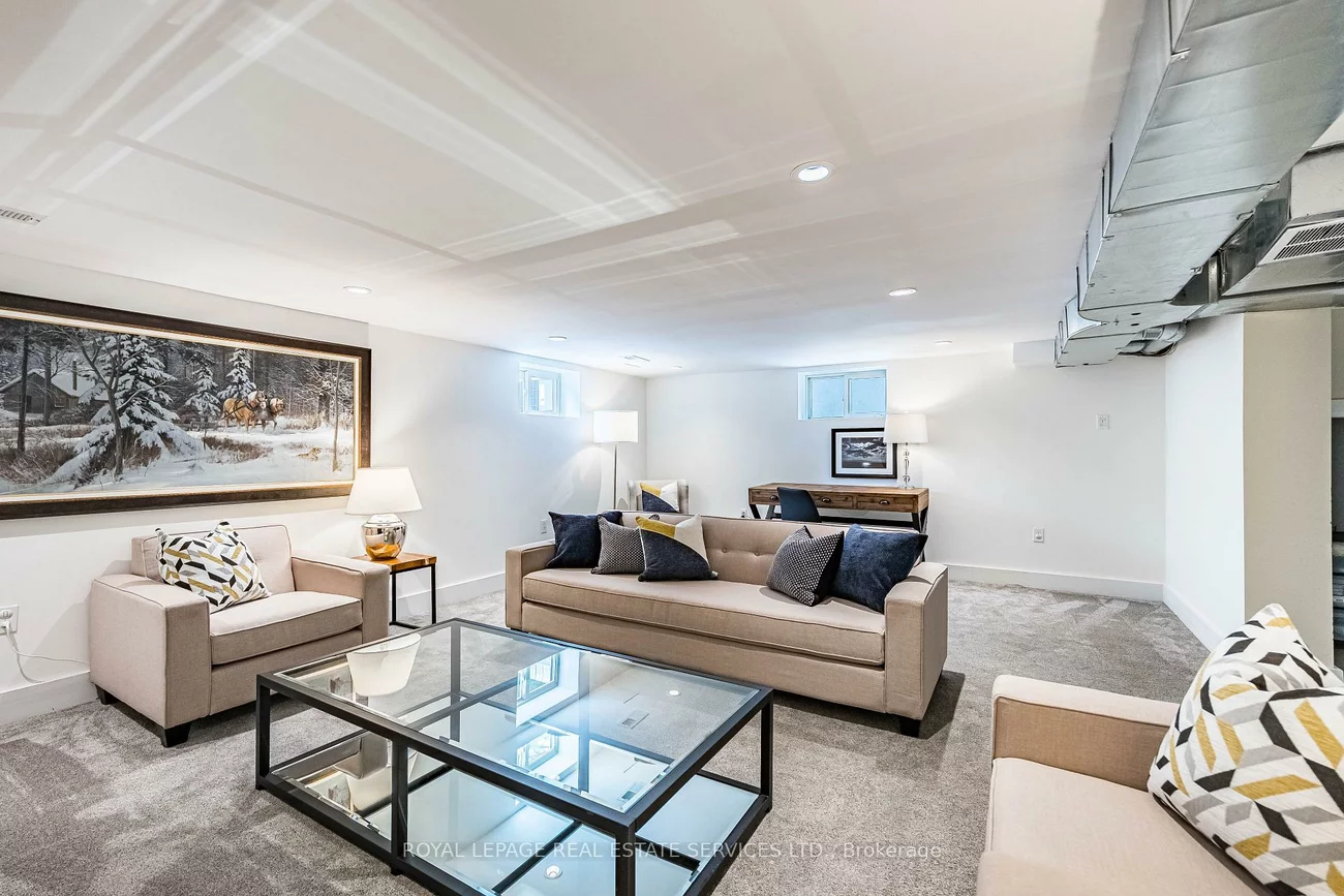 31, James, Long Branch, Toronto