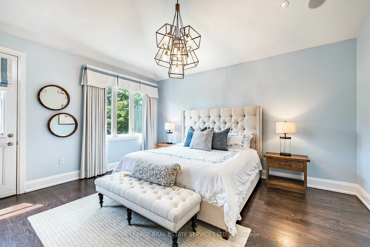 31, James, Long Branch, Toronto