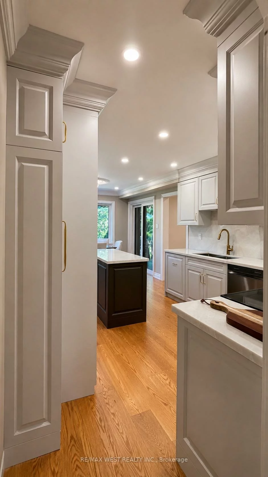 65, Foch, Alderwood, Toronto