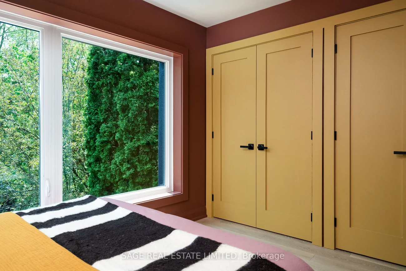 21, Galley, Roncesvalles, Toronto