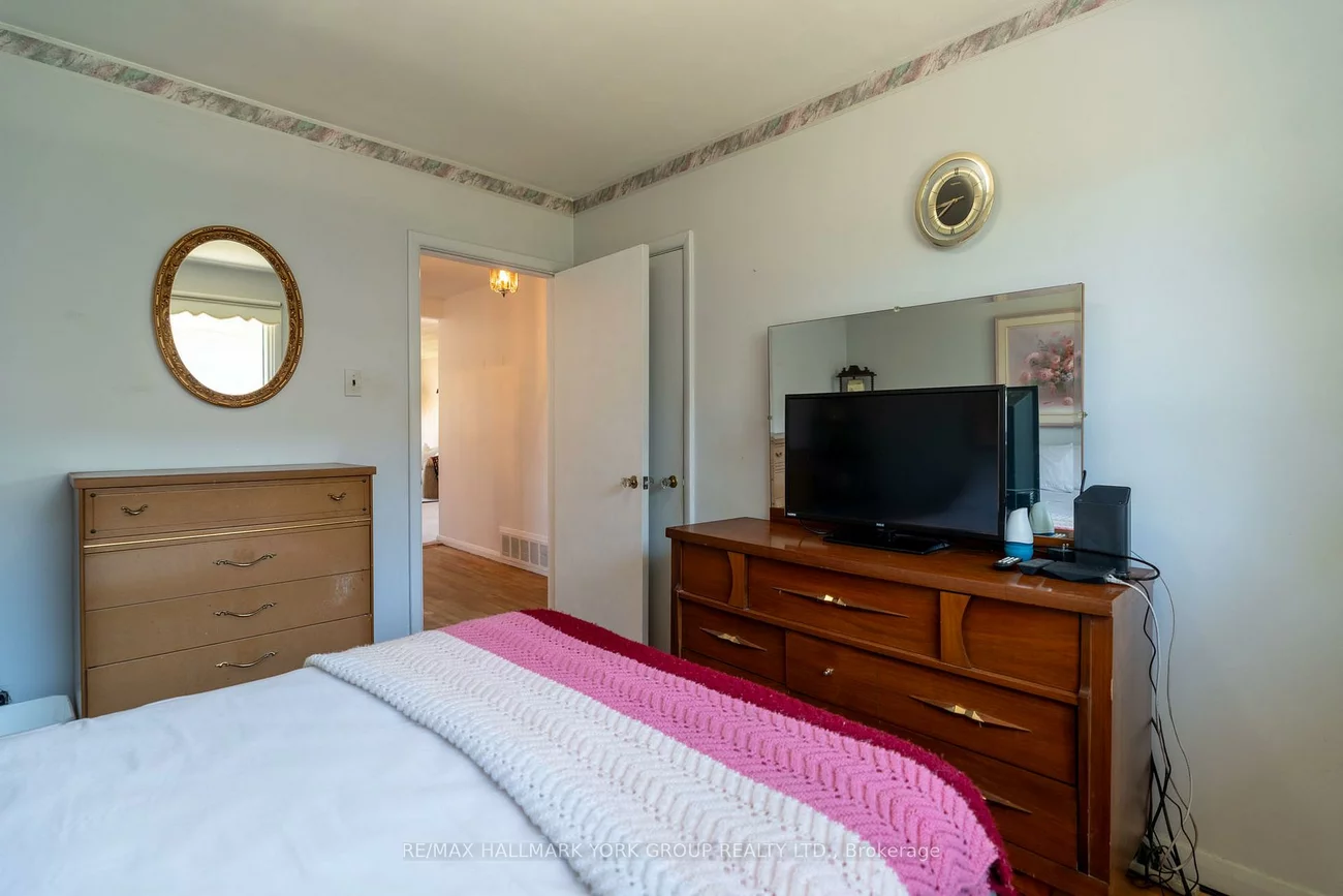 51, Eringate, Eringate-Centennial-West Deane, Toronto