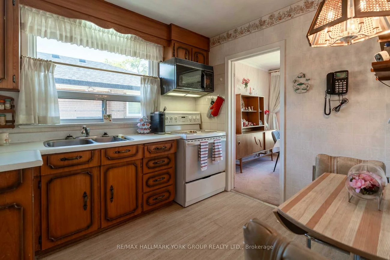 51, Eringate, Eringate-Centennial-West Deane, Toronto