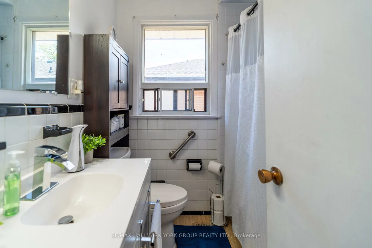 51, Eringate, Eringate-Centennial-West Deane, Toronto