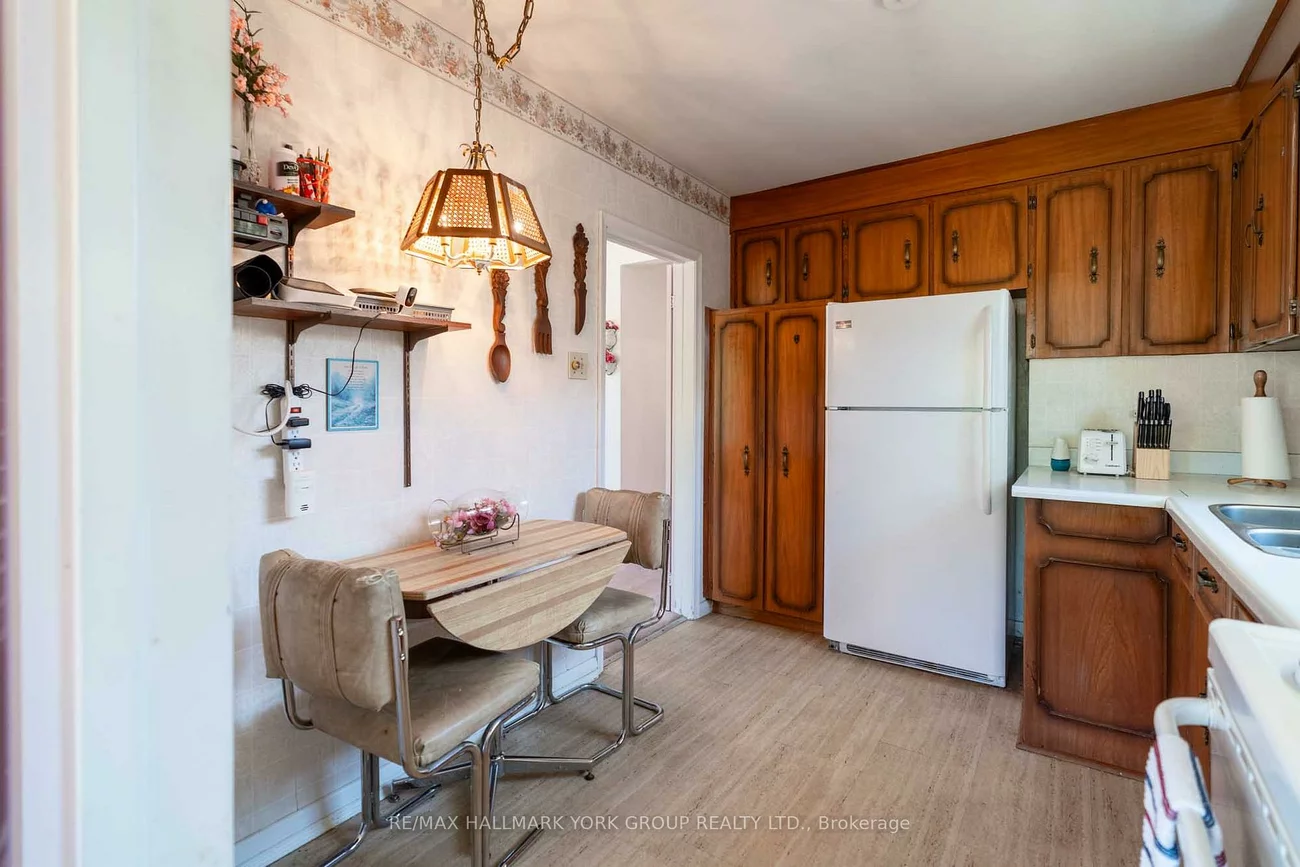 51, Eringate, Eringate-Centennial-West Deane, Toronto