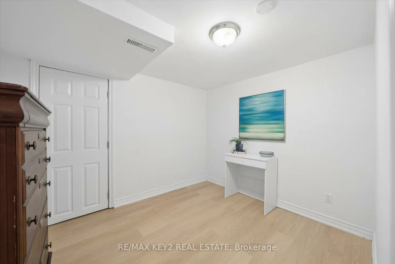 18, Jodphur, Humberlea-Pelmo Park W5, Toronto