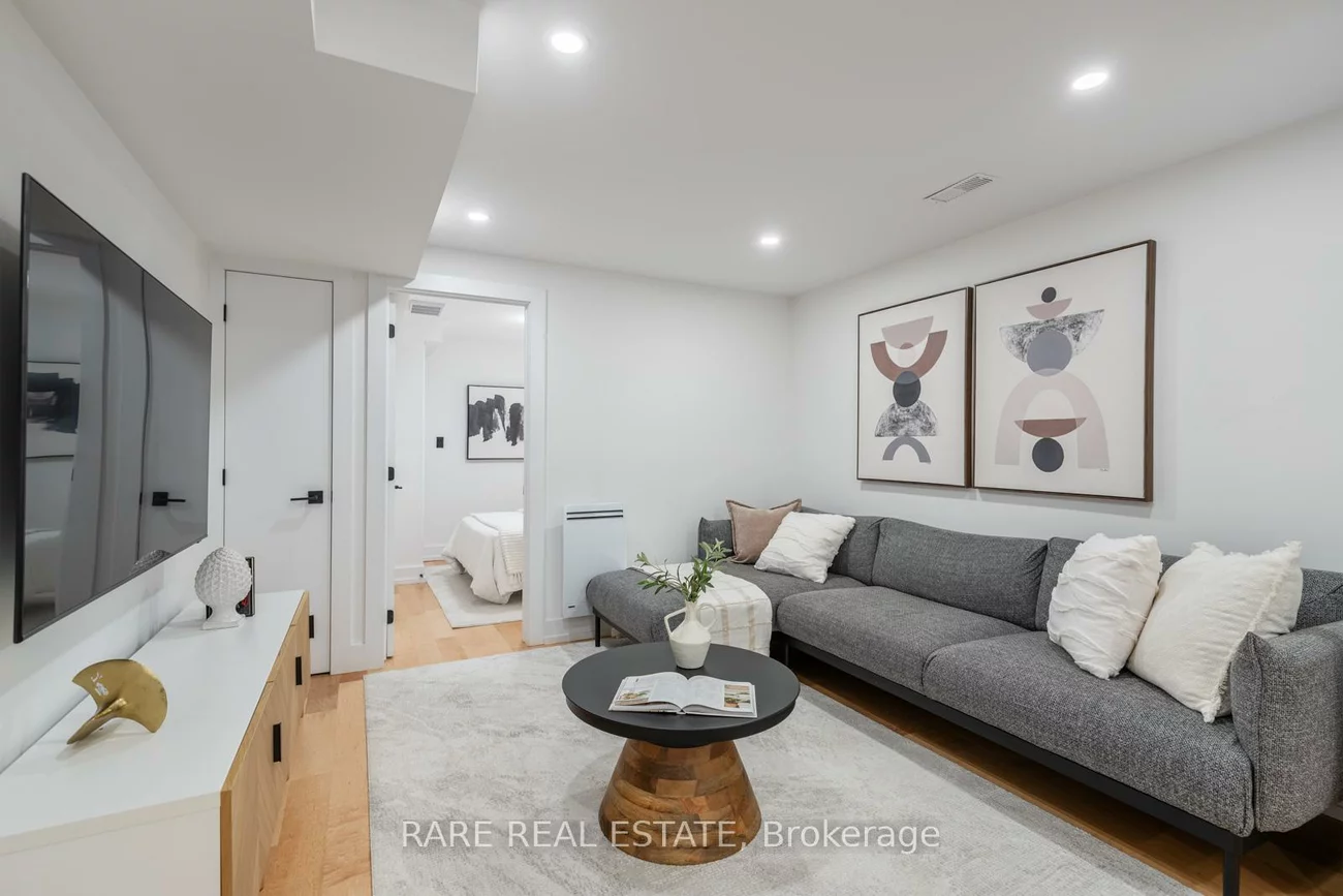 118, Mackay, Corso Italia-Davenport, Toronto