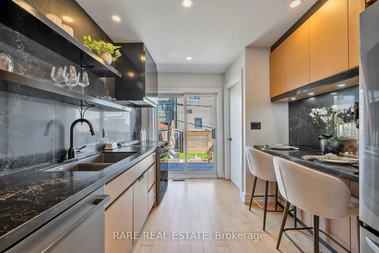 118, Mackay, Corso Italia-Davenport, Toronto