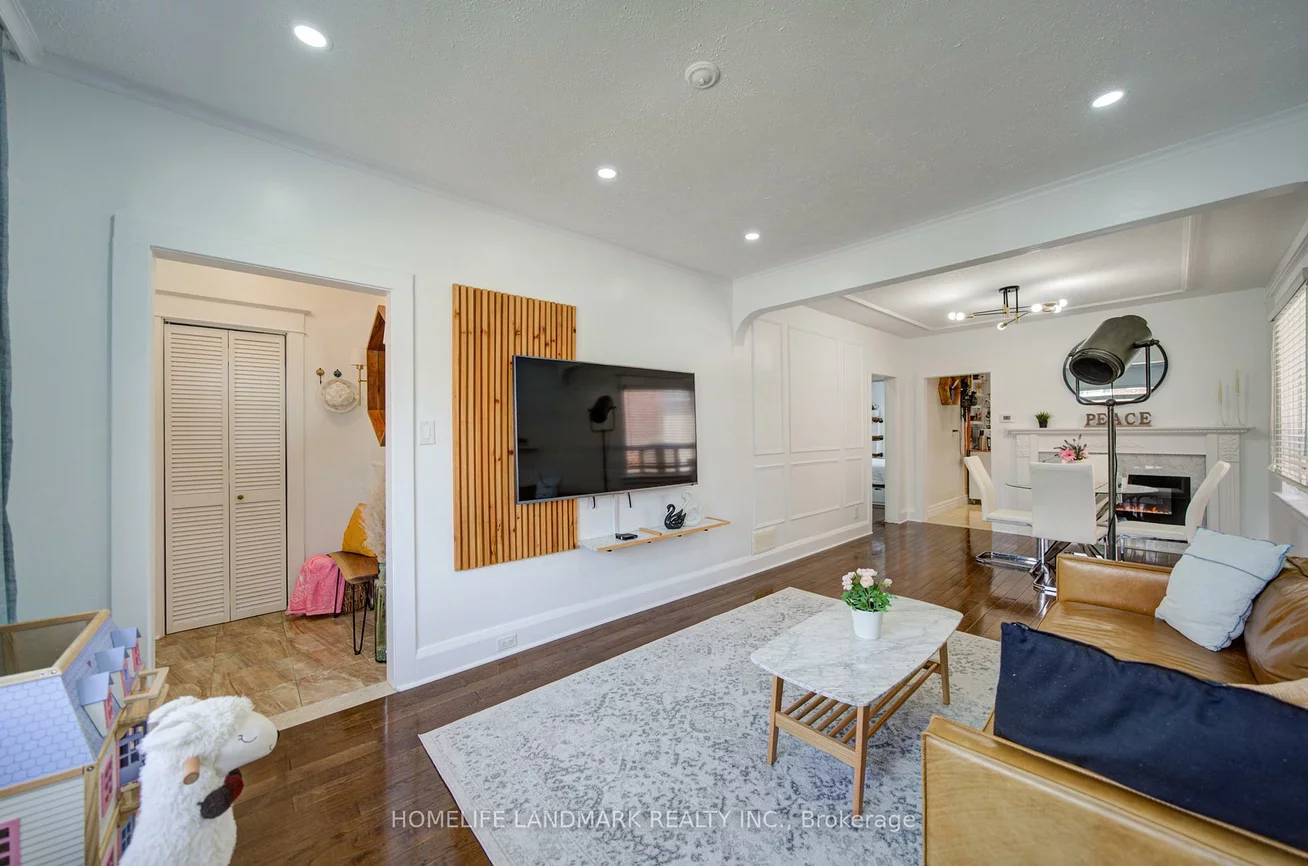 237, Belgravia, Briar Hill-Belgravia, Toronto