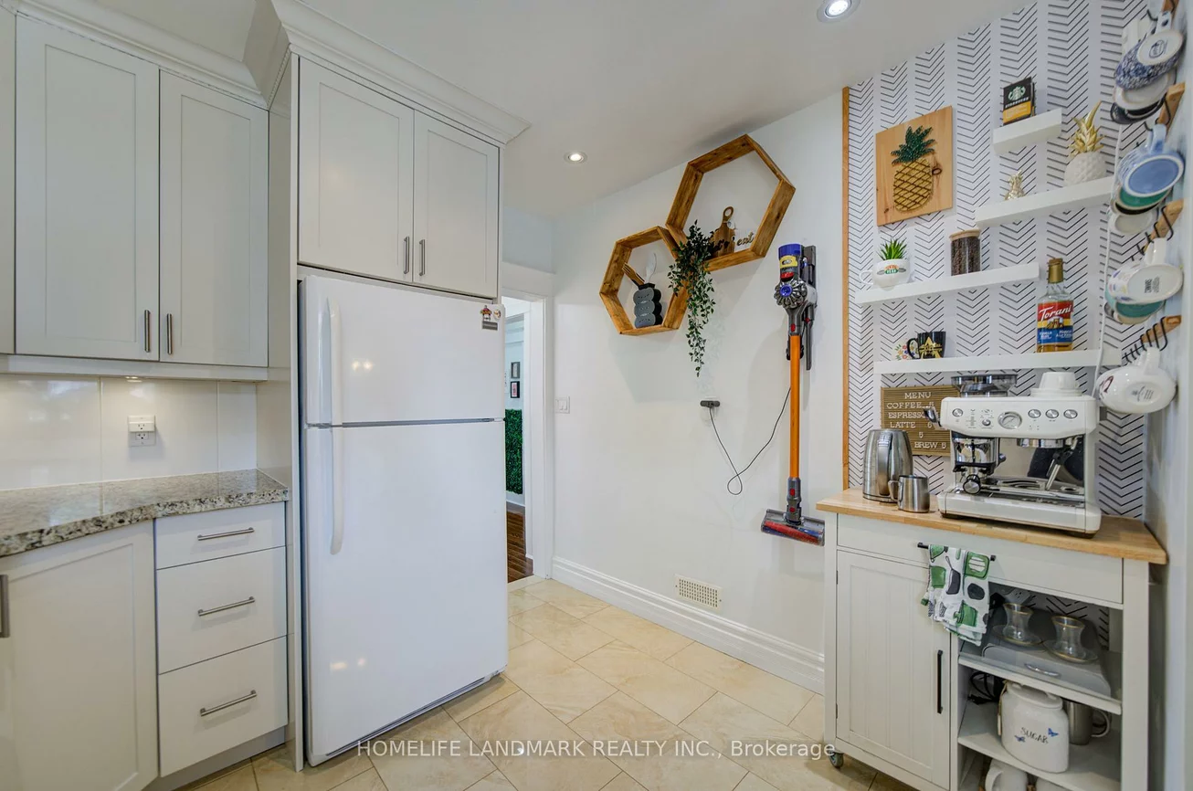 237, Belgravia, Briar Hill-Belgravia, Toronto