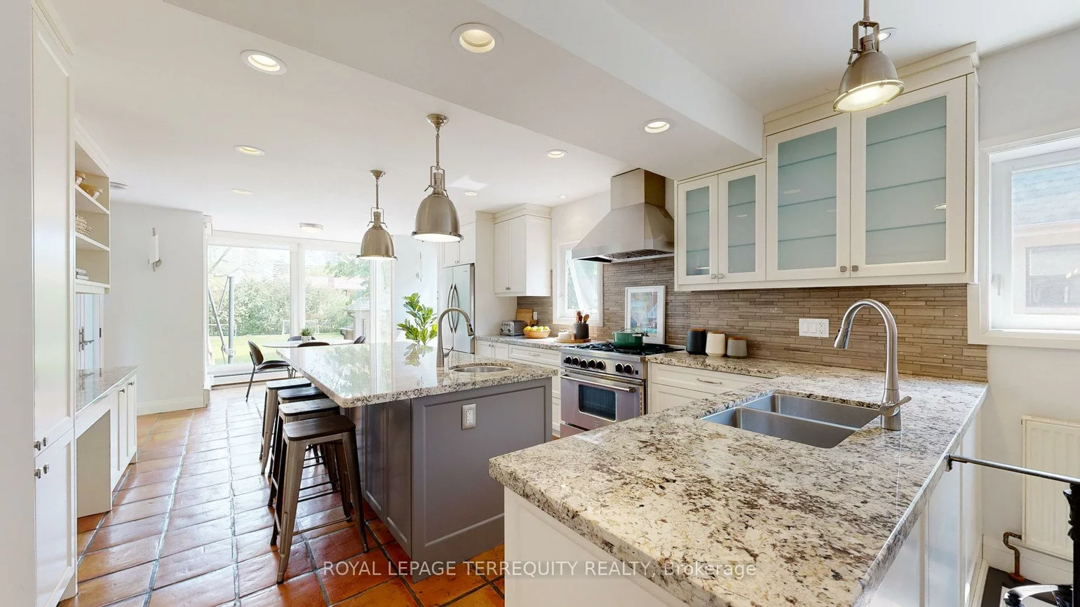 65, Burnhamthorpe, Islington-City Centre West, Toronto
