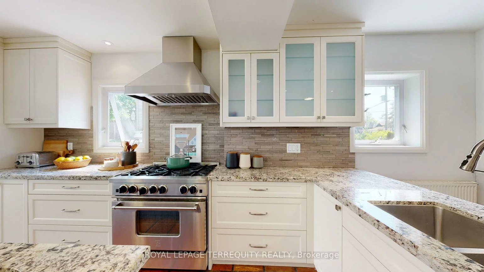 65, Burnhamthorpe, Islington-City Centre West, Toronto