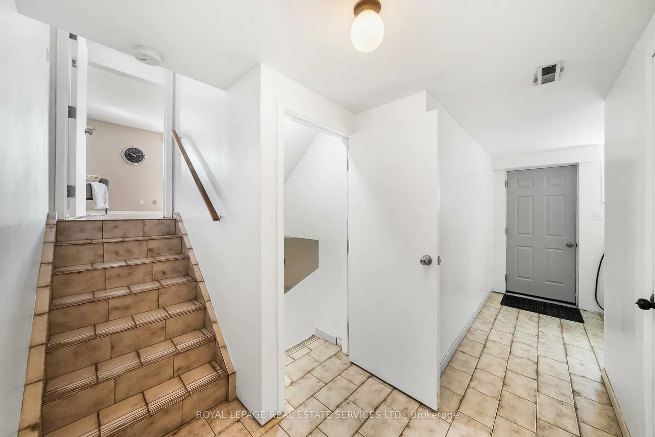 34, John Lindsay, Glenfield-Jane Heights, Toronto