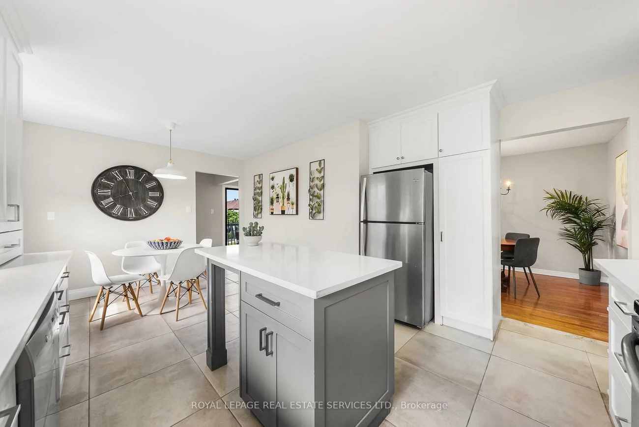 34, John Lindsay, Glenfield-Jane Heights, Toronto
