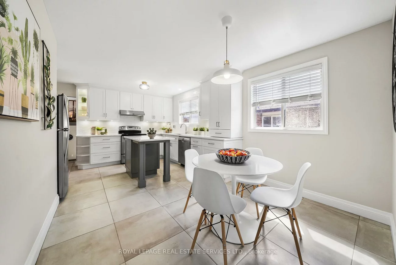34, John Lindsay, Glenfield-Jane Heights, Toronto