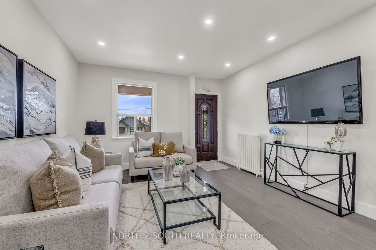 28, Teignmouth, Caledonia-Fairbank, Toronto