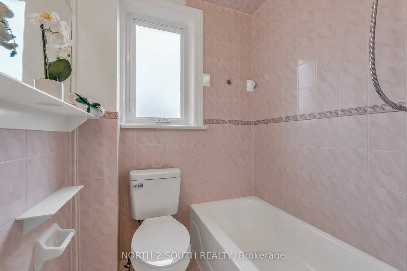 28, Teignmouth, Caledonia-Fairbank, Toronto