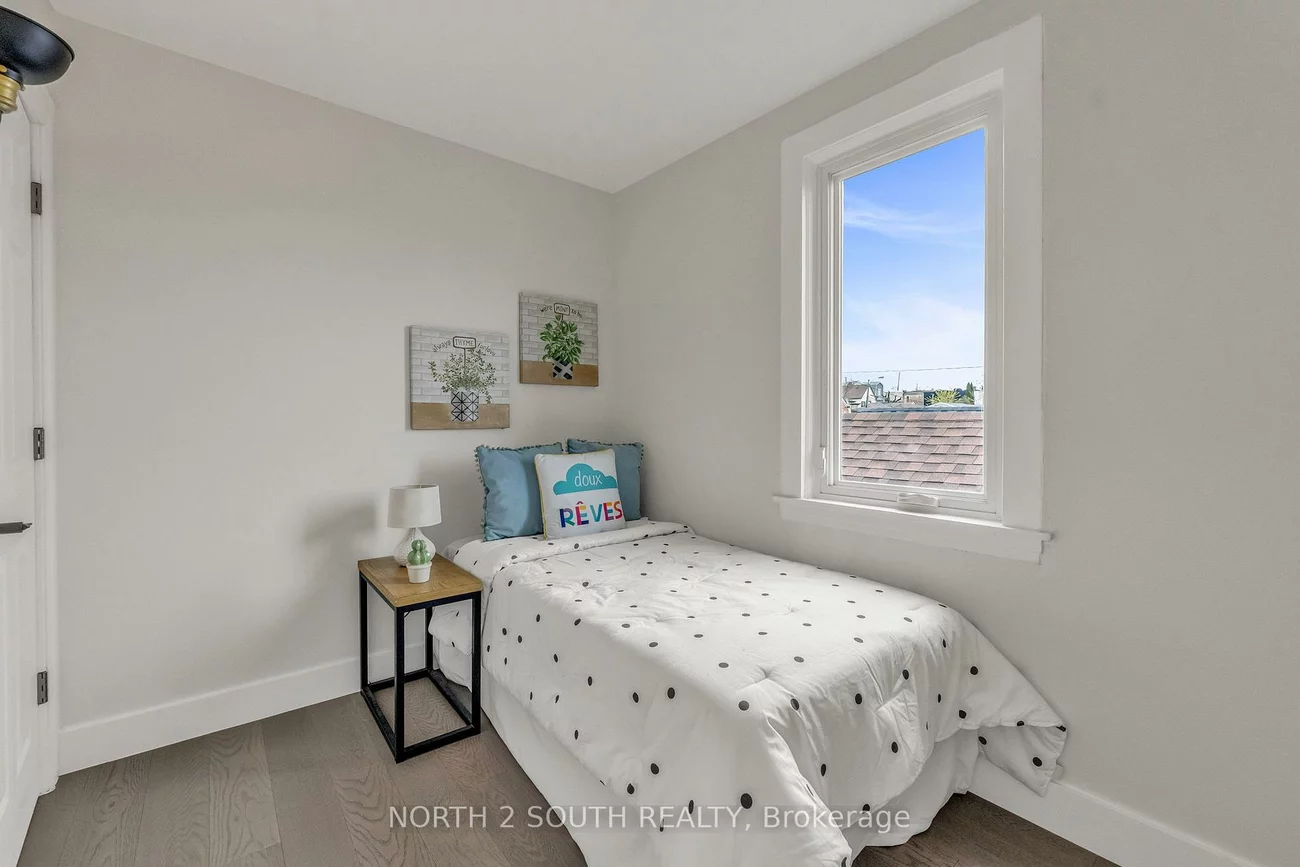 28, Teignmouth, Caledonia-Fairbank, Toronto