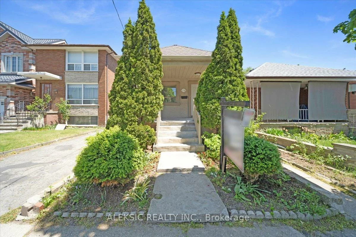 179, Thirtieth, Alderwood, Toronto