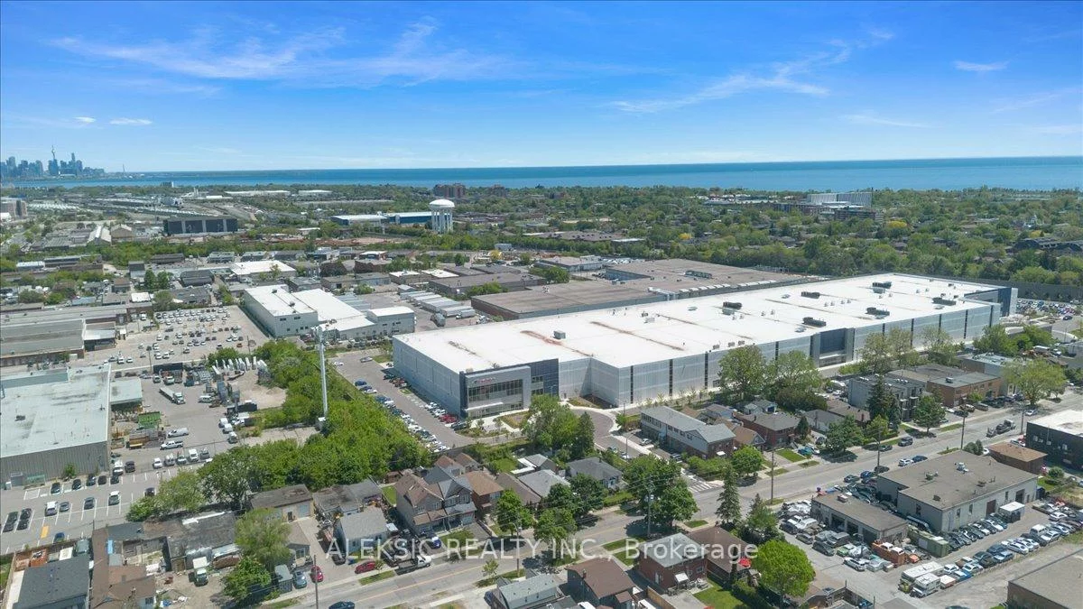 179, Thirtieth, Alderwood, Toronto