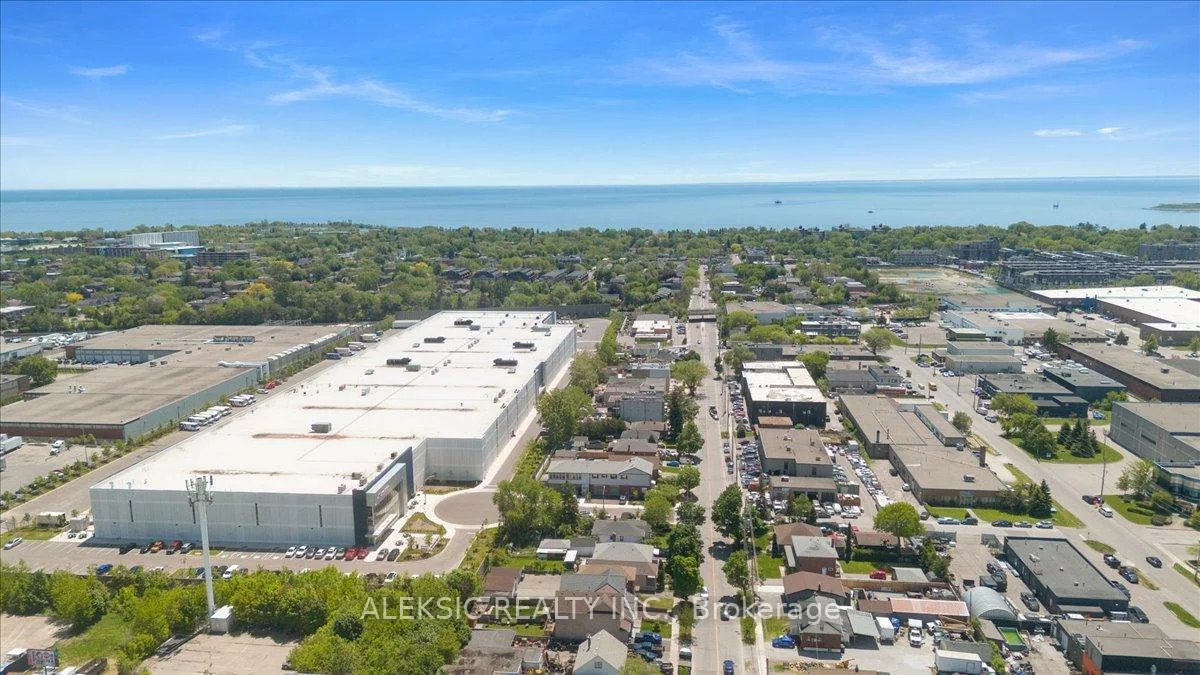 179, Thirtieth, Alderwood, Toronto