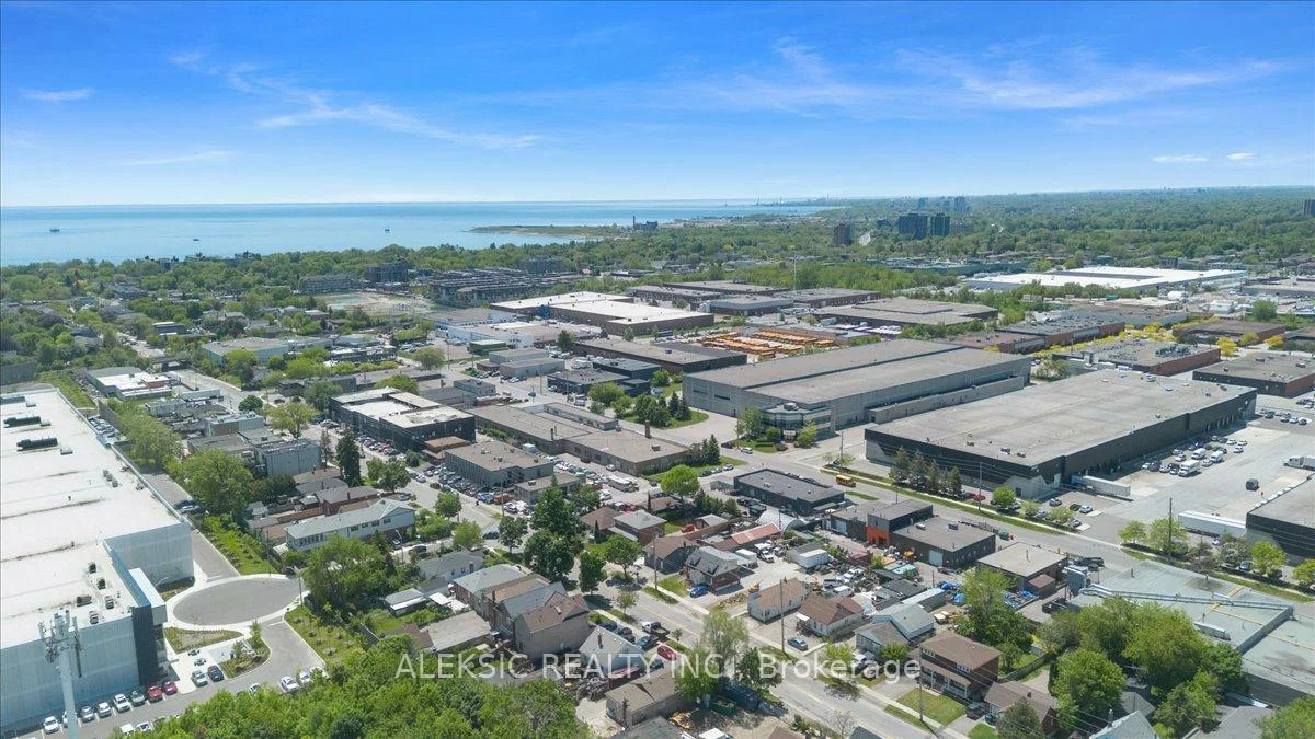 179, Thirtieth, Alderwood, Toronto