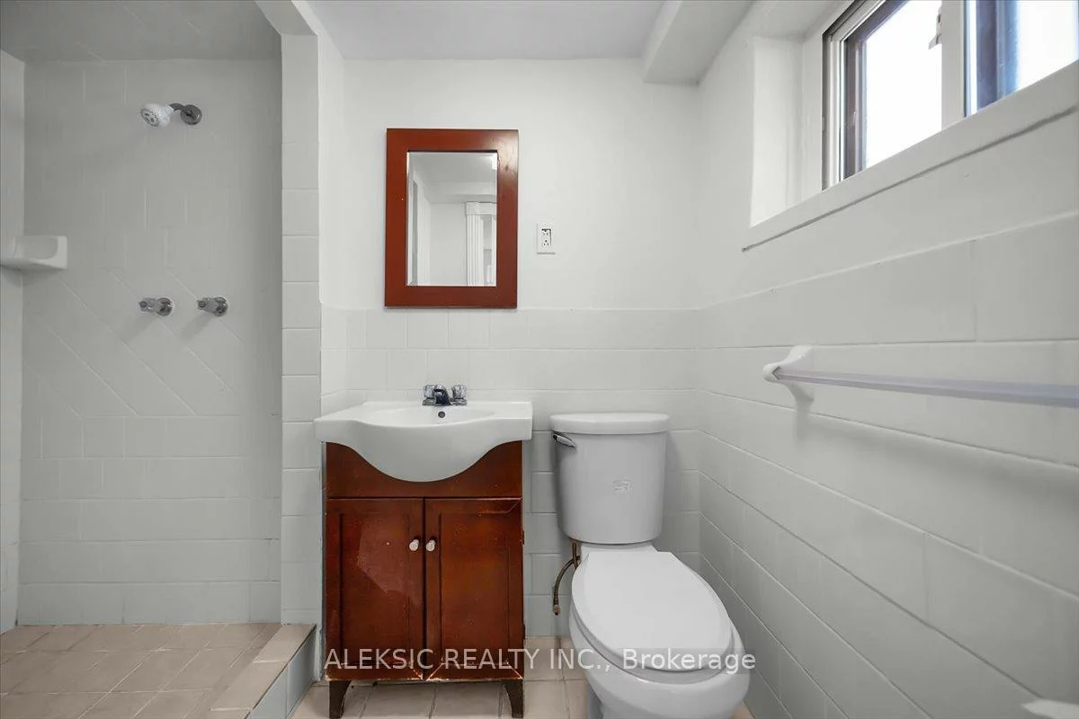 179, Thirtieth, Alderwood, Toronto