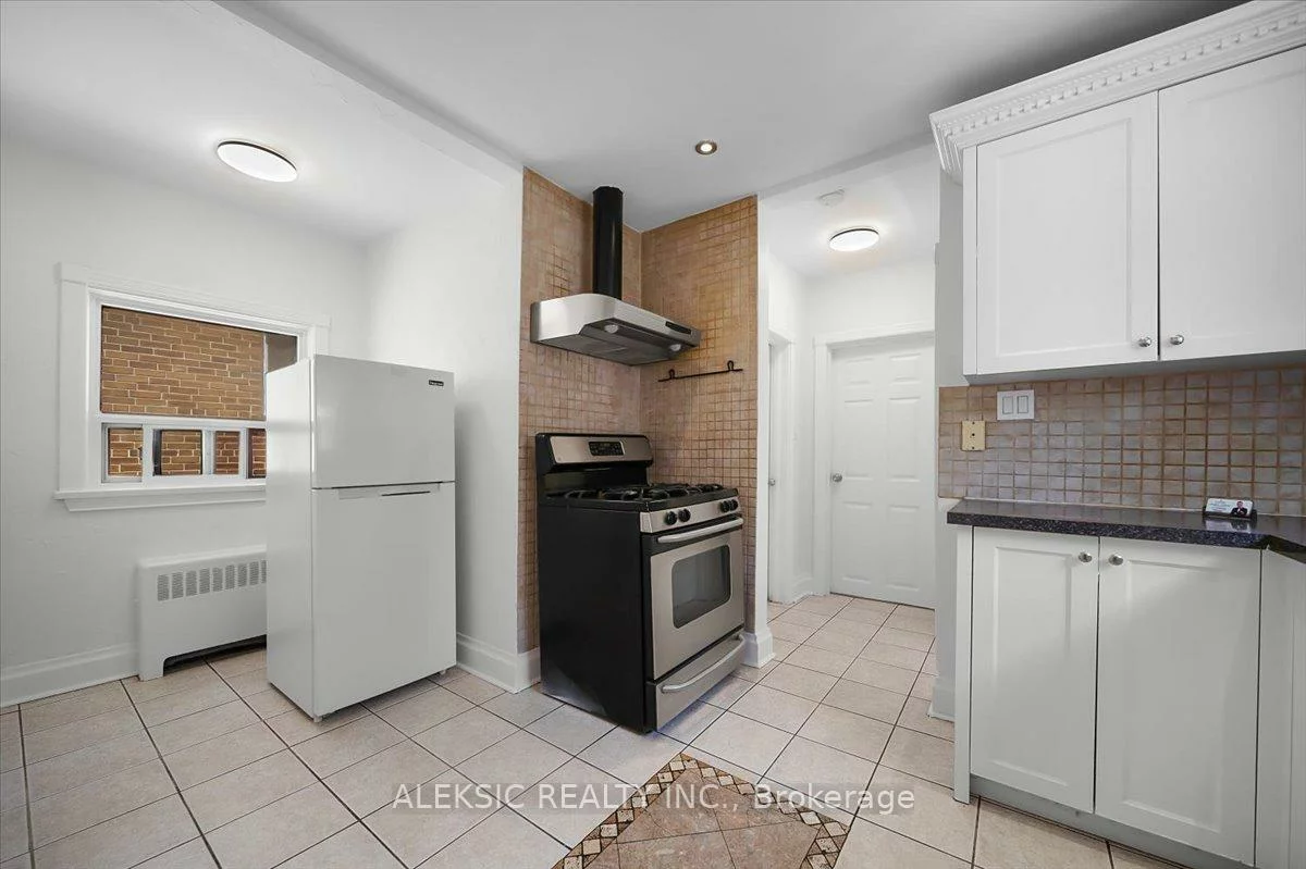 179, Thirtieth, Alderwood, Toronto